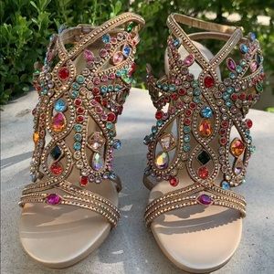 ❌SOLD❌ NEVER WORN Rene Caovilla Gold Heels w/ Rainbow Crystals. Silver Bottoms.
